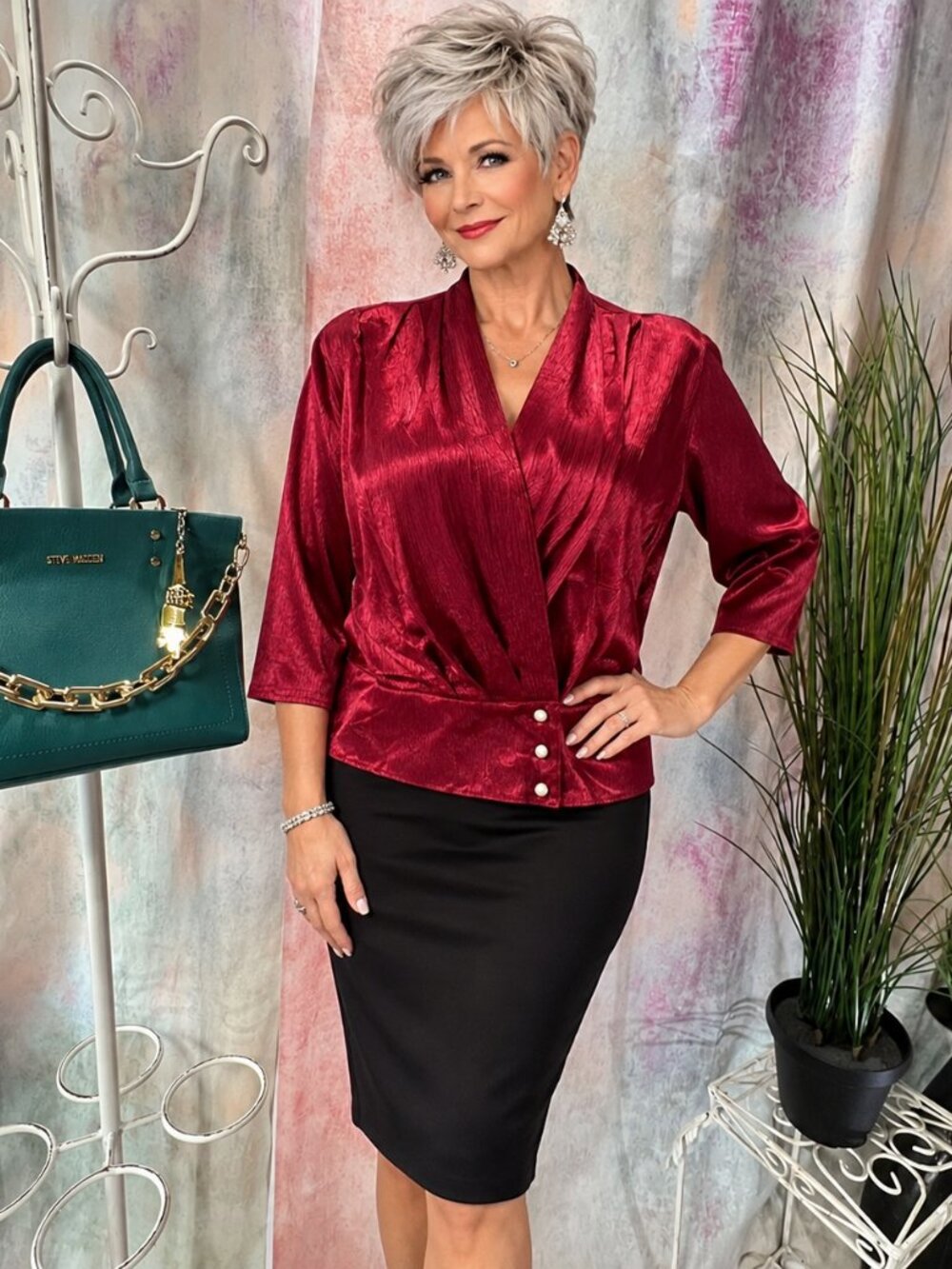 📌Vintage 90s Wine Red Plus Size Satin Blouse with Fitted End
